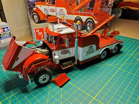 Peterbilt 359 Wrecker Plastic Model Vehicle Kit 1 25 Scale