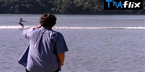 Helena Ranaldi Bikini Scene In Lacos De Familia Tnaflix