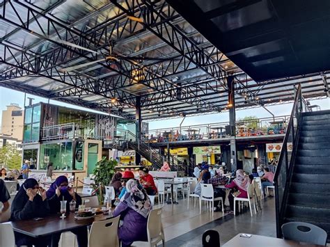 The J Seri Alam Bawa Konsep Kontainer Food Court Santai Ke Johor Bahru