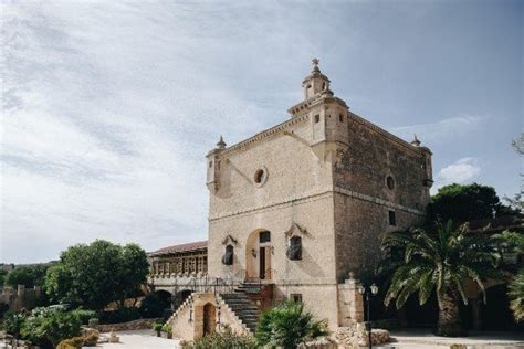 Malta Castle Wedding | Fairytale Castle Wedding Malta