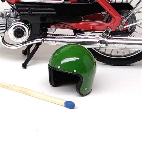 AGV hjelm - ScaleMopeds