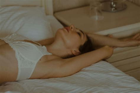 Oral Sex Tips That Will Instantly Increase Pleasure The Everygirl