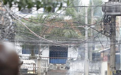 Comunidades Da Zona Norte Do Rio Vivem Clima De Guerra Veja Fotos