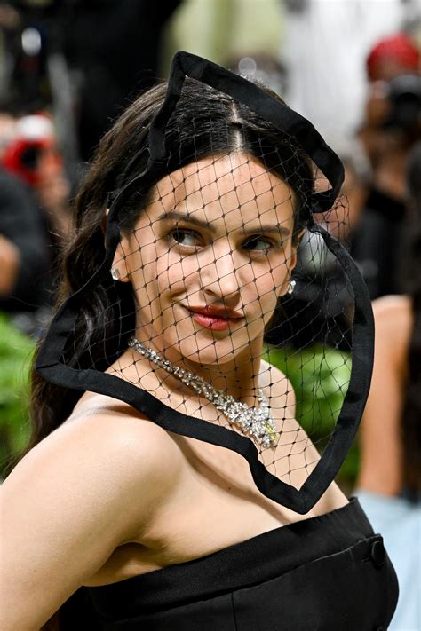 El Simbolismo Más Inesperado Del Vestido Negro De Rosalía En La Met Gala 2024 Vogue España