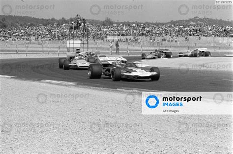 John Surtees Surtees Ts Ford Leads Denny Hulme Mclaren M A Ford And