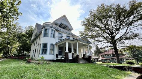 1905 in Red Oak, IA - Old House Dreams