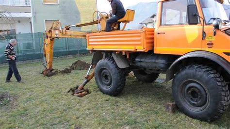 Unimog 406 Con Retro Escavatore Sogema Backhoe Youtube