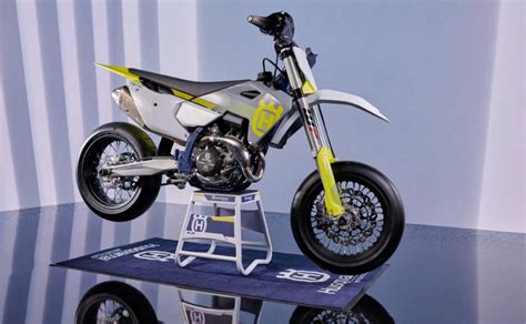 Nueva Husqvarna Fs 450 Así Se Actualizó La Supermotard Mediana Sueca