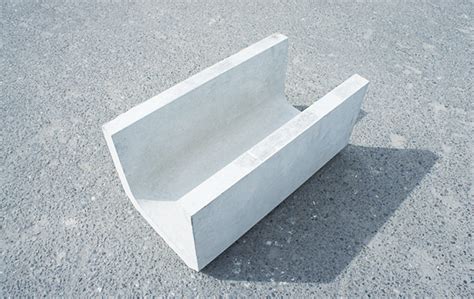 ujis