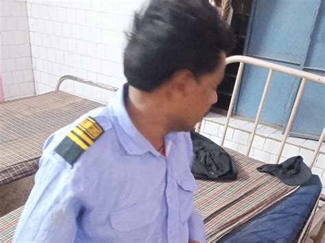 Security Guard Slept Naked In The Ward Of Womens Hospital महिला अस्पताल के वार्ड में