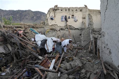 Afghanistan Earthquake Afghans Bury Dead Dig For Survivors Whyy