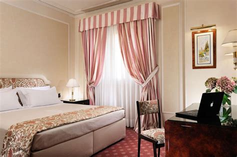 Hotel de la Ville Florence Central 4 Star Luxury Acommodation