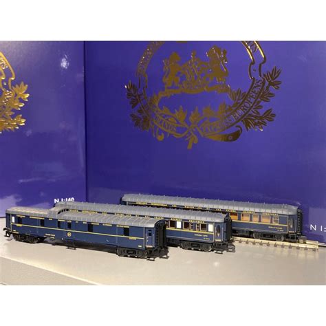 SET OF 3 CIWL TRAIN BLUE CARS N SCALE EpIII BY ARNOLD HN4401