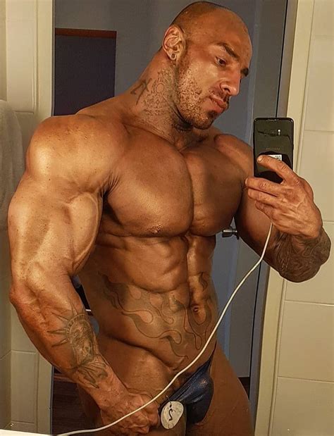 Brazilian men and world bodybuilders Julien Bréahut Francês careca