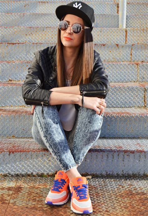 Sneakers For Trendy Chic Look 16 Sporty And Stylish Outfit Ideas