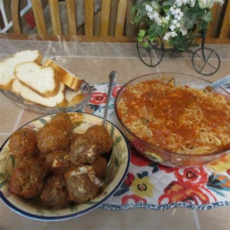 Recipe: Slow Cooker Cheese-Stuffed Meatballs - Delishably