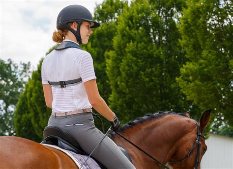 Schwarzes Babe Mit Großen Möpsen Reitet Langen Schwanz Telegraph