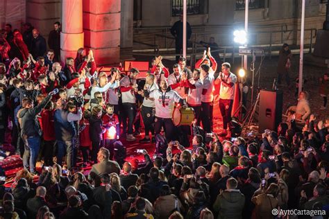 La afición del Jimbee festeja el primer título nacional del fútbol sala