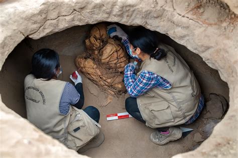 Mysterious 1 200 Year Old Corpse Found With Hands Covering Its Face In