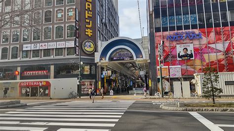 札幌狸小路で夜遅くまでパフェを楽しむ「幸せのレシピ スイート 大通店」の魅力と行き方│道産子の北海道旅行デート｜食べる・泊まる・遊ぶを満喫しよう！