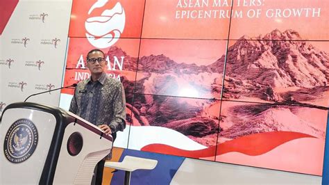 Hadapi Ancaman Resesi Global Menparekraf Sandiaga Racik Ulang