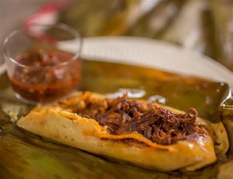 Tamales De Mole Negro En Hoja De Pl Tano Receta Tradicional Mexicana