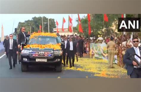 Pm Modi Arrives In Tamil Nadu Holds Massive Roadshow In Chennai Public Tv English