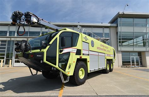 Pictures 2017 Oshkosh Striker 6x6 Arff Vehicle For Emergency Response At Lvia Lehigh Valley