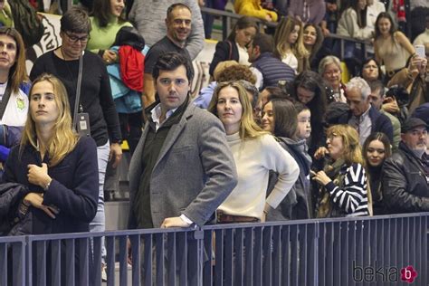 Victoria L Pez Quesada Y Enrique Moreno De La Cova En Un Partido De