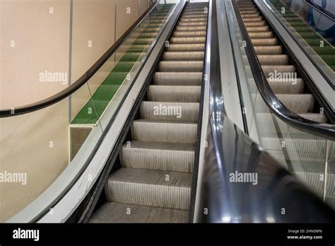 Escalator Systems Hi Res Stock Photography And Images Alamy