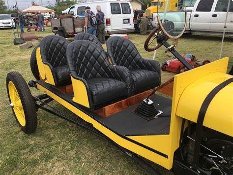 Bakersfield Swap photos - Swap Meets - Antique Automobile Club of