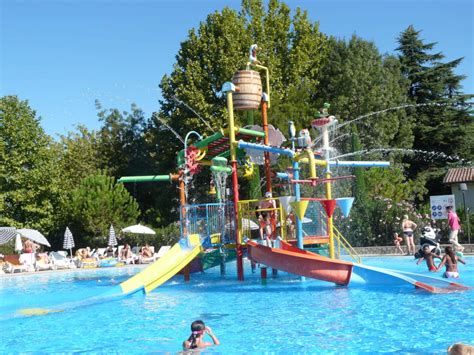 Der Zweite Pool Für Die Etwas Größeren Kinder Camping And Bungalows