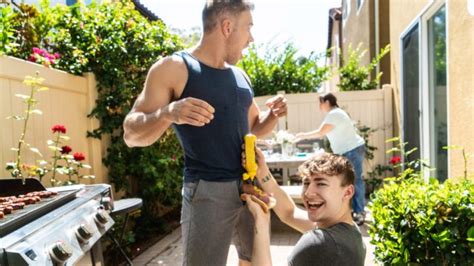 Hot Cocktale The Neighbors Daily Squirt