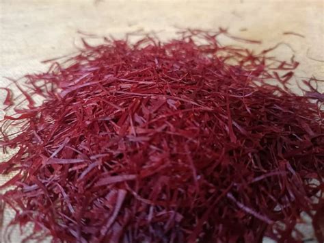 Grade Mongra Red Kashmiri Saffron At ₹ 200 Gram In Pampore Id