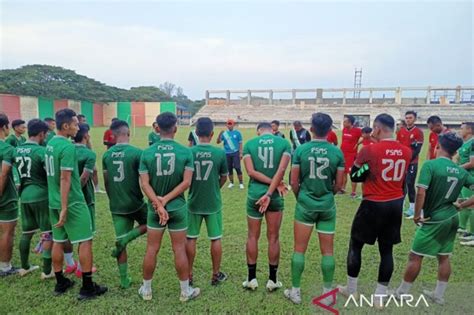 Psms Medan Vs Sriwijaya Adu Taktik Hingga Perebutan Posisi Penuh