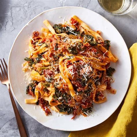 Recipe Fresh Fettuccine Prosciutto With Kale Tomato Sauce Blue Apron