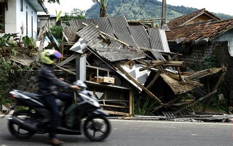 Gempa Magnitudo 6 2 Di Garut 110 Rumah Rusak HARIAN MISTAR