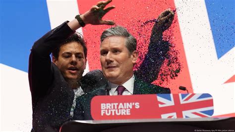 Protester throws glitter at UK opposition Labour leader – DW – 10/10/2023