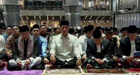 Jokowi Ma Ruf Amin Laksanakan Sholat Idul Fitri Di Istiqlal Jawa Pos