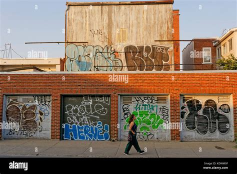 Muro Urbano Desfigurado Fotografías E Imágenes De Alta Resolución Alamy