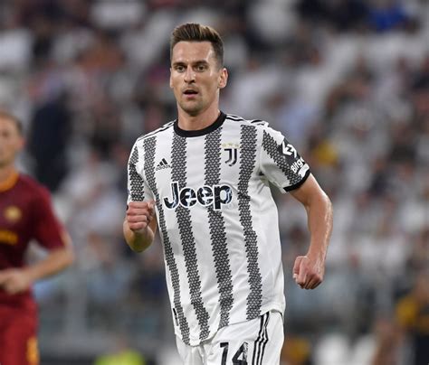 Liga Mistrzów Milik trafia w Lizbonie Juve odpada z Ligi Mistrzów