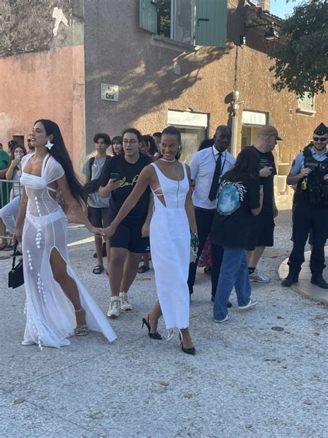 Dua Lipa AcompaÑÓ A Jacquemus En Su Boda Le Banana