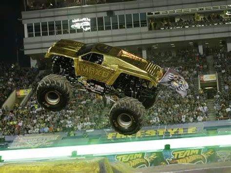 MONSTER TRUCK MAX D GOLD