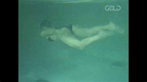 Naked Sylvia Leifheit In Hallo Onkel Doc