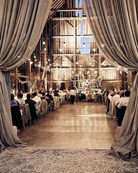 Barn Wedding - 10 Barn Wedding Decor Ideas #2063277 - Weddbook