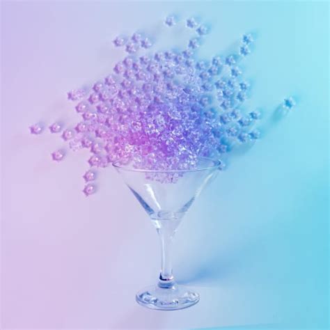 The Best Edible Glitter for Drinks - Cocktails Cafe