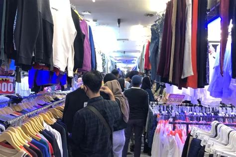 Thrifting Di Pasar Senen Jadi Alternatif Tampil Modis Dengan Budget