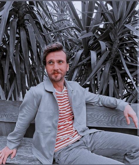 NÖÜR ||نور 📚☕📷 on Twitter | Cool football boots, Suit jacket, Miracle ...