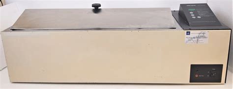 Used Precision 253 2863 Coliform Bath With Gabled Lid 34 5l For