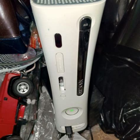 Xbox 360 б/у работает дисковод бывает тупит – купить в Челябинске, цена ...